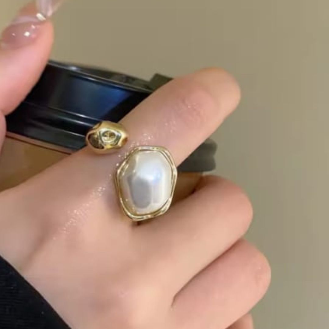 Baroque Pearl Platinum Ring