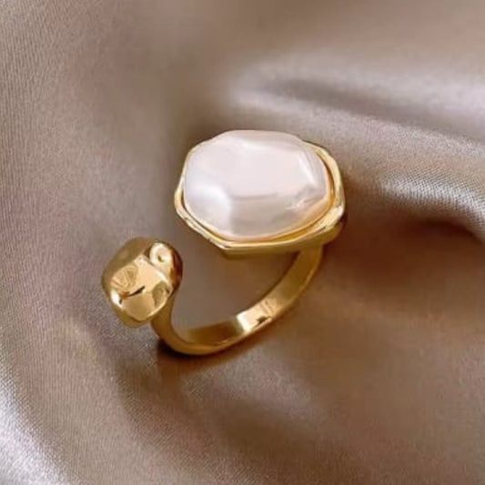 Baroque Pearl Platinum Ring